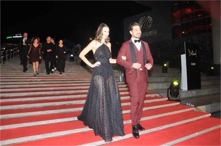 Çağatay Ulusoy: Öpüşme ve sevişme sahneleri...