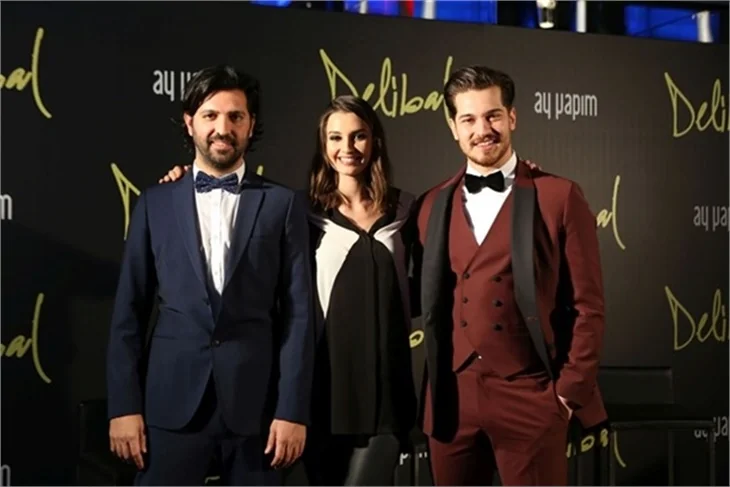 Çağatay Ulusoy: Öpüşme ve sevişme sahneleri...