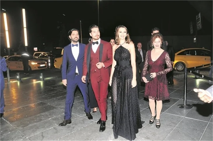 Çağatay Ulusoy: Öpüşme ve sevişme sahneleri...