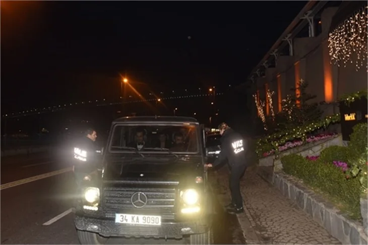 Çağatay Ulusoy: Öpüşme ve sevişme sahneleri...