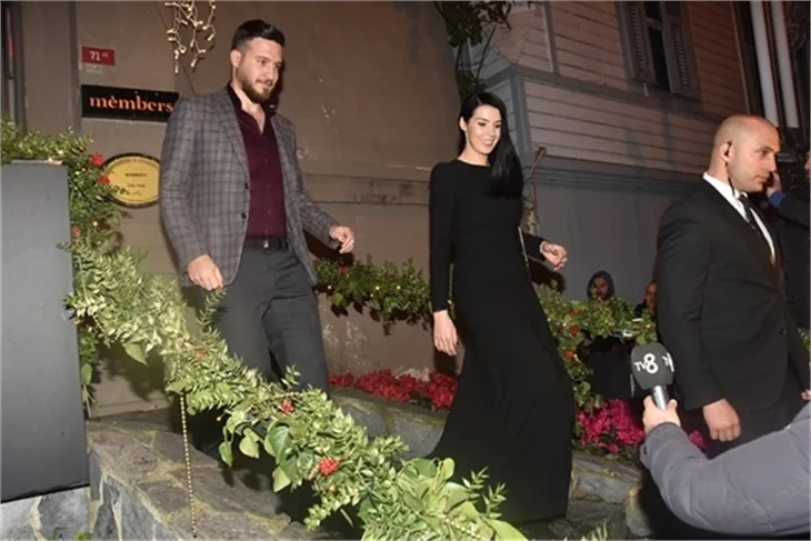 Çağatay Ulusoy: Öpüşme ve sevişme sahneleri...