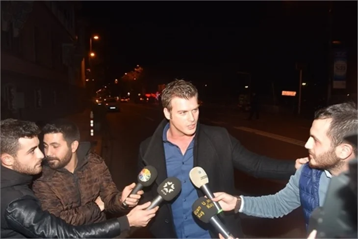 Kıvanç Tatlıtuğ mikrofunu eline aldı!