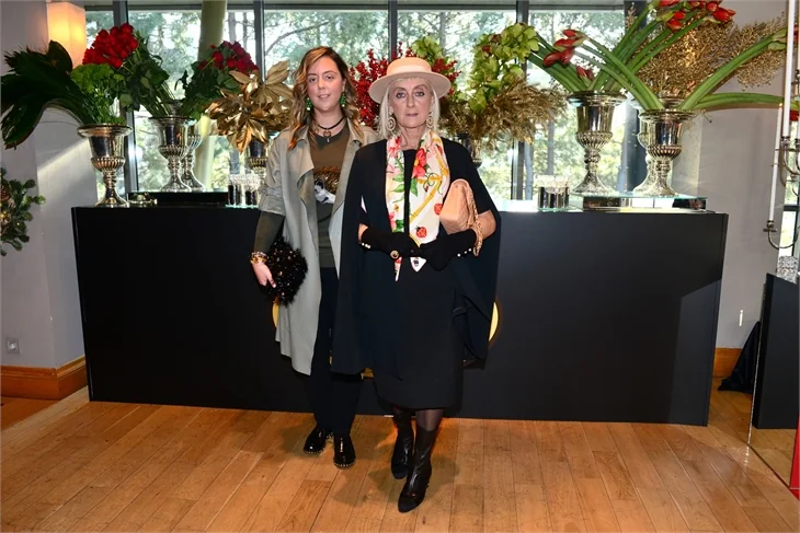 Cemiyetin ünlü hanımları "Atelier De Fleur" için yılbaşı çiçekleri tasarladılar