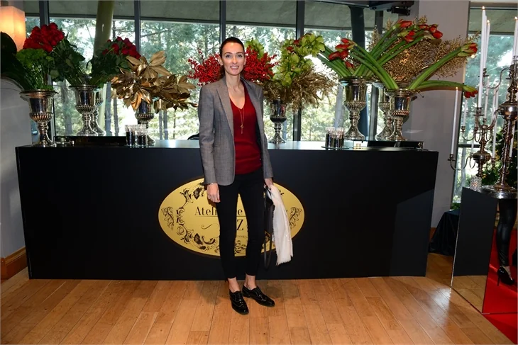 Cemiyetin ünlü hanımları "Atelier De Fleur" için yılbaşı çiçekleri tasarladılar