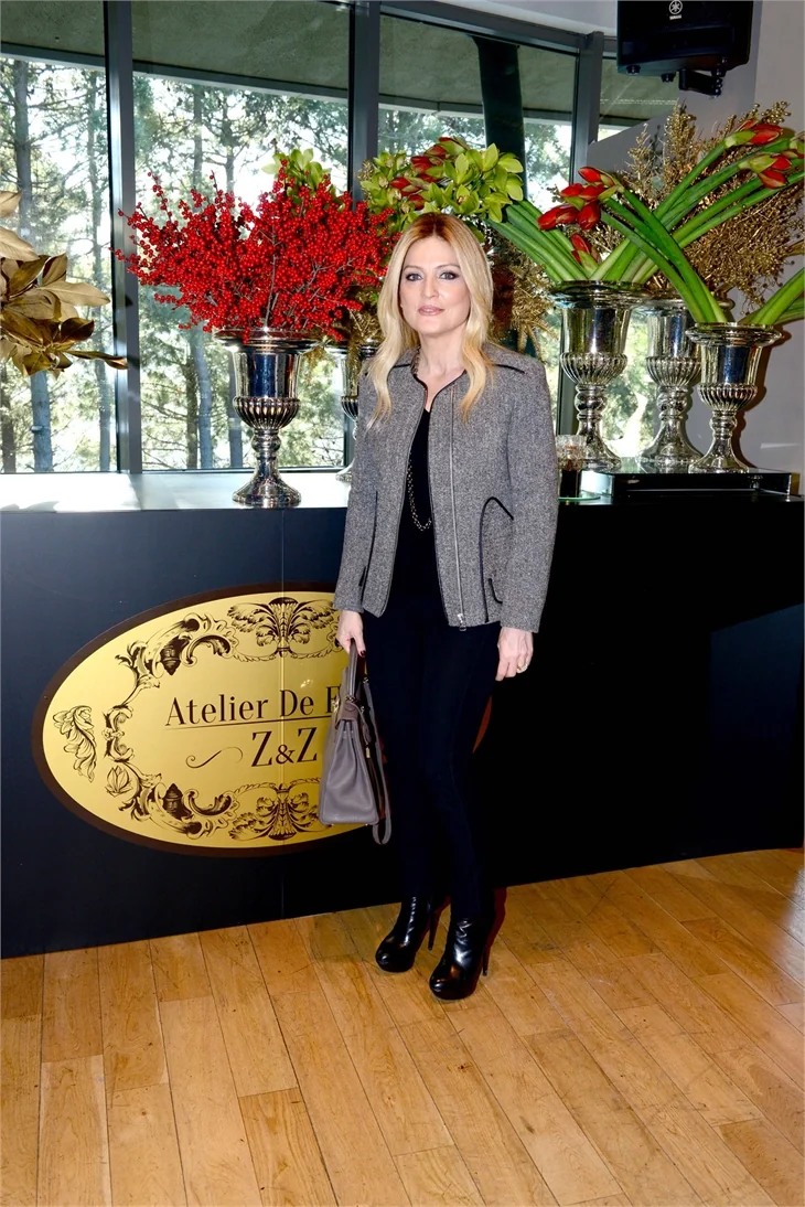 Cemiyetin ünlü hanımları "Atelier De Fleur" için yılbaşı çiçekleri tasarladılar