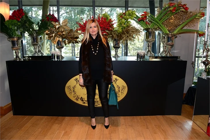 Cemiyetin ünlü hanımları "Atelier De Fleur" için yılbaşı çiçekleri tasarladılar