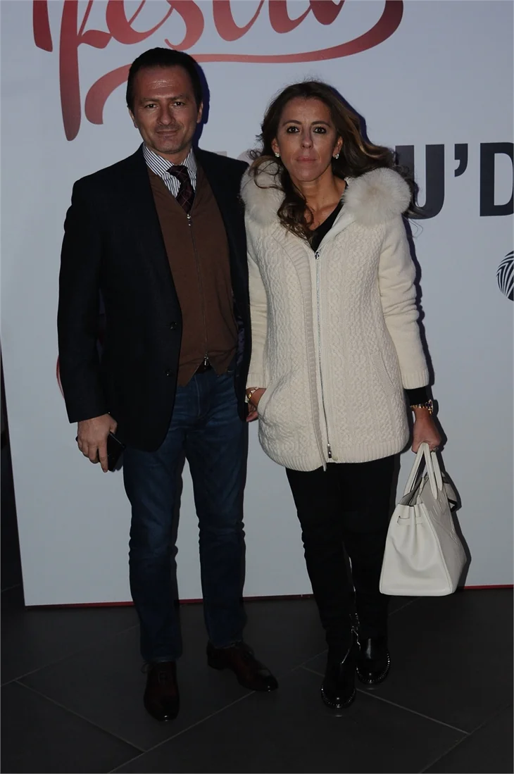 Zorlu'da alışveriş partisi! Ünlü isimler akın etti!