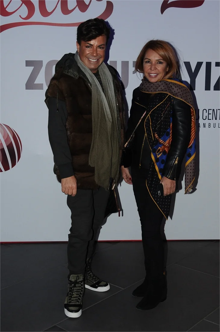 Zorlu'da alışveriş partisi! Ünlü isimler akın etti!