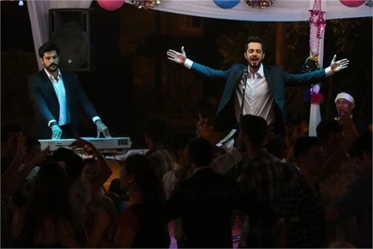 Burak çaldı, Murat söyledi!