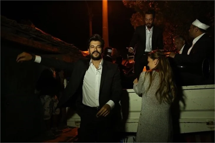 Burak çaldı, Murat söyledi!