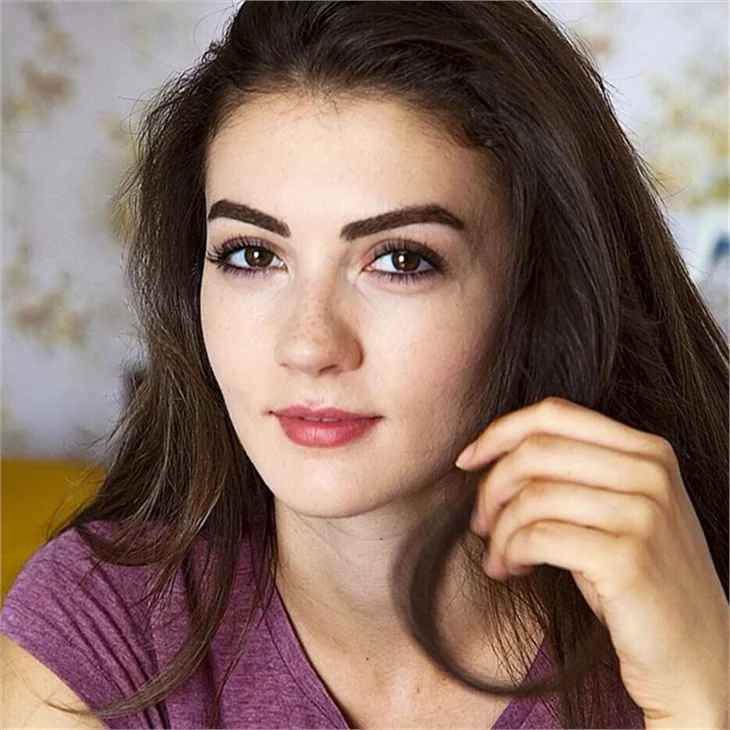 Burcu Özberk hakkında az bilinen 5 gerçek!