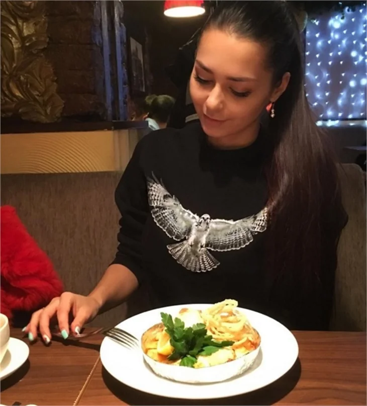 Helga Lovekaty bir futbol tutkunu!