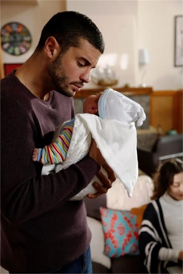 İlişki Durumu Karışık 24. bölüm; Murat'ın Ayşegül'e sürpriz teklifi!