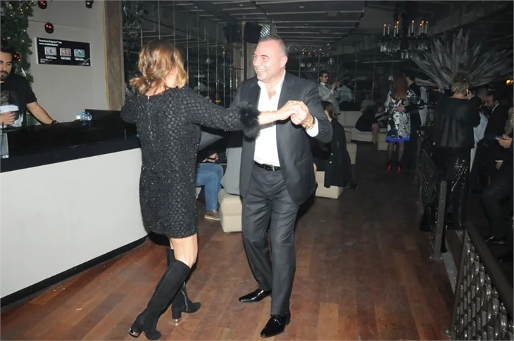 Ünlüleri buluşturan yeni yıl partisi
