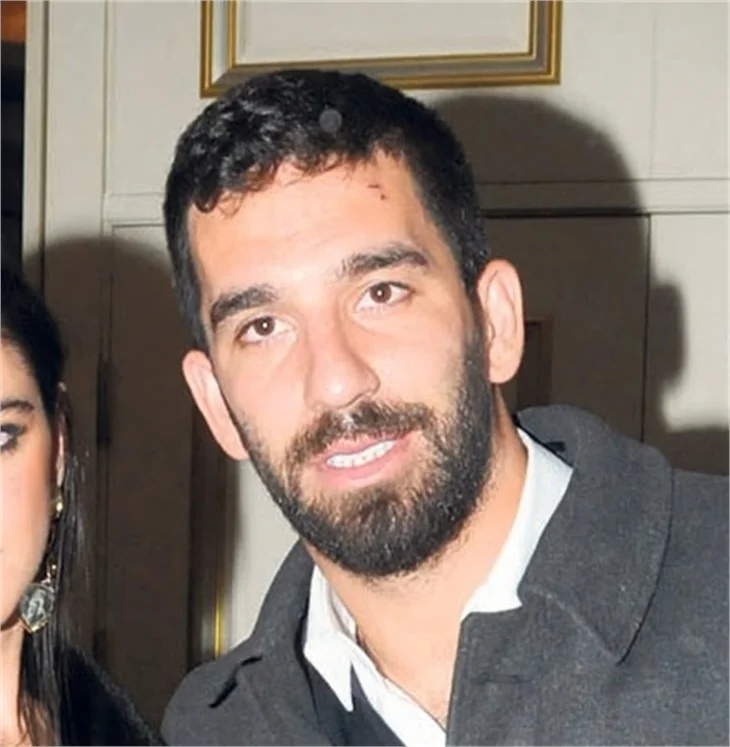 Arda Turan sette kaza geçirdi!