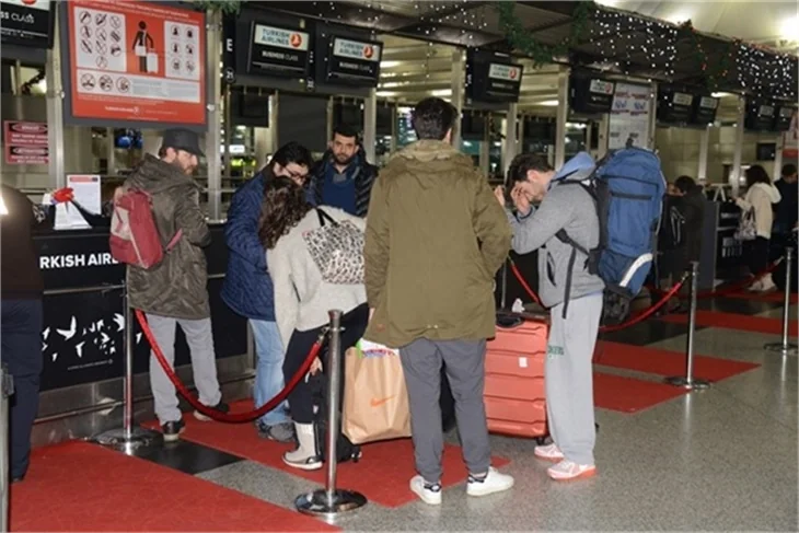Havalimanı aşk limanı oldu!