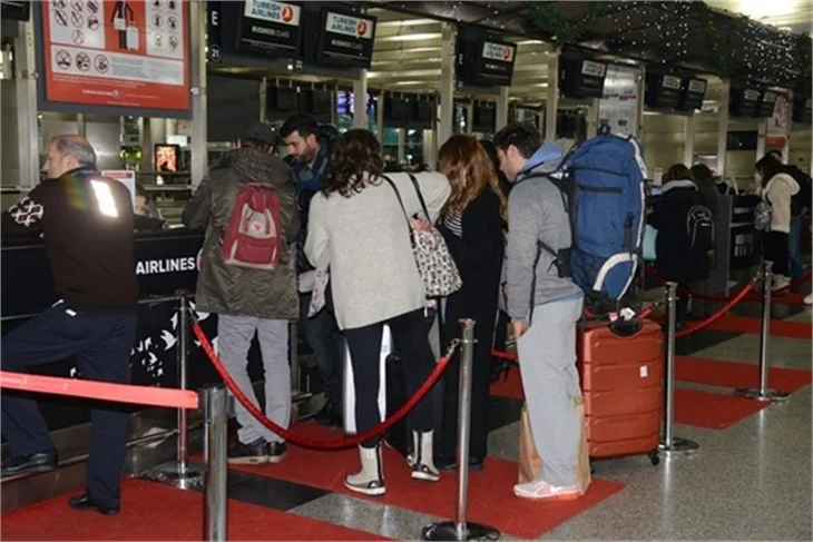 Havalimanı aşk limanı oldu!