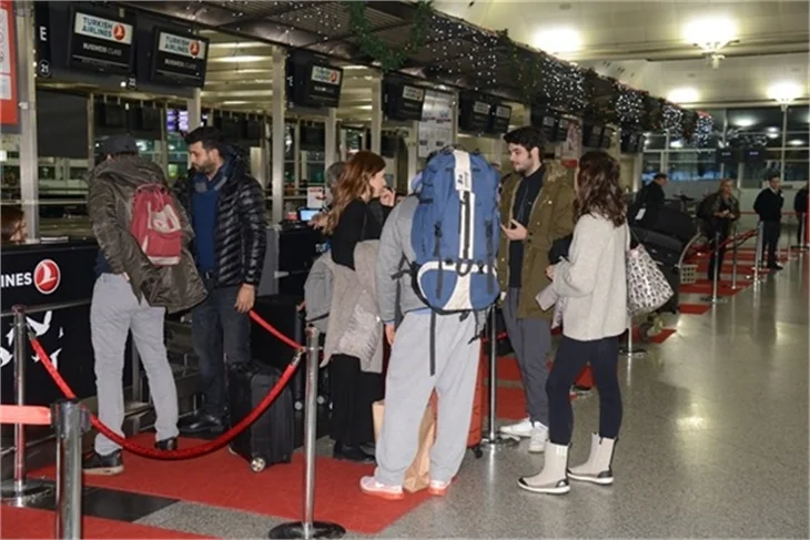 Havalimanı aşk limanı oldu!