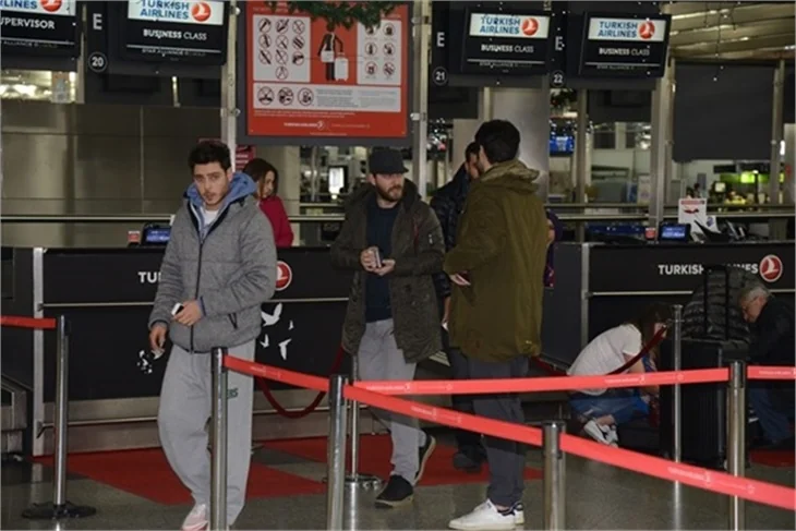 Havalimanı aşk limanı oldu!