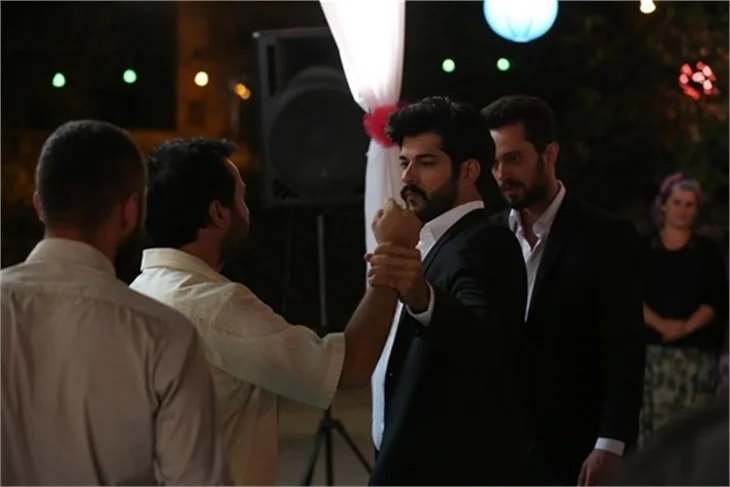 Kavgada Burak, Murat'ı korudu!