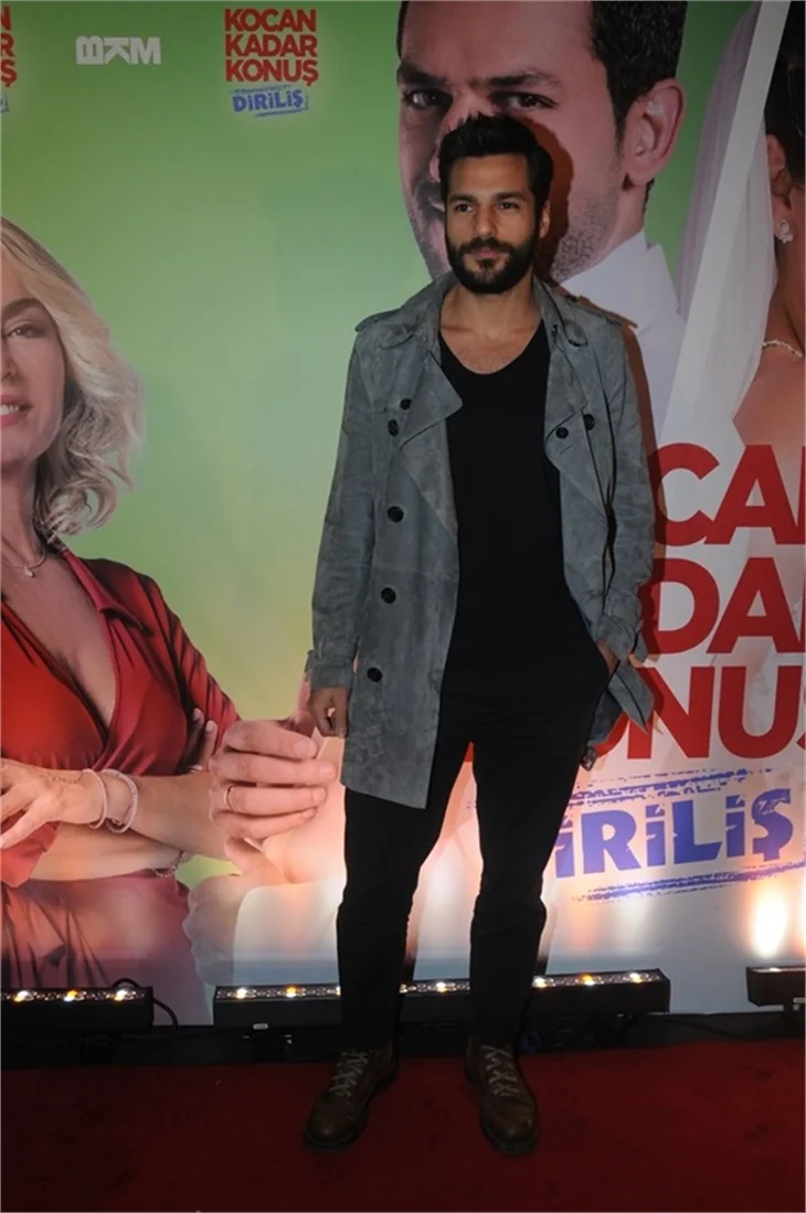 ‘Kocan Kadar Konuş: Diriliş'in galasına ünlü akını