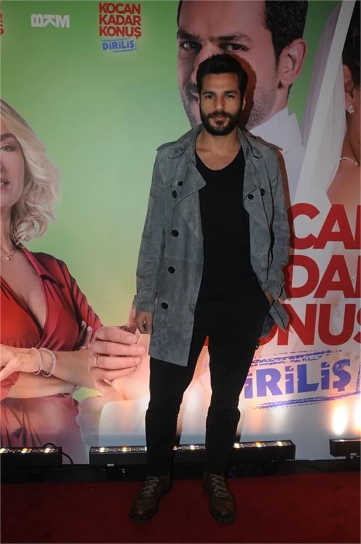 ‘Kocan Kadar Konuş: Diriliş'in galasına ünlü akını