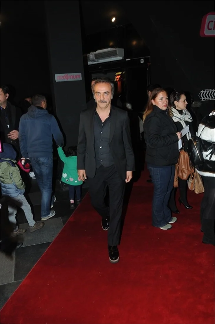 ‘Kocan Kadar Konuş: Diriliş'in galasına ünlü akını