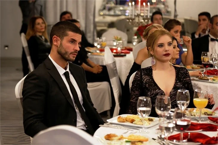 İlişki Durumu: Karışık'ta Ayşegül'ün cevabı ne olacak?