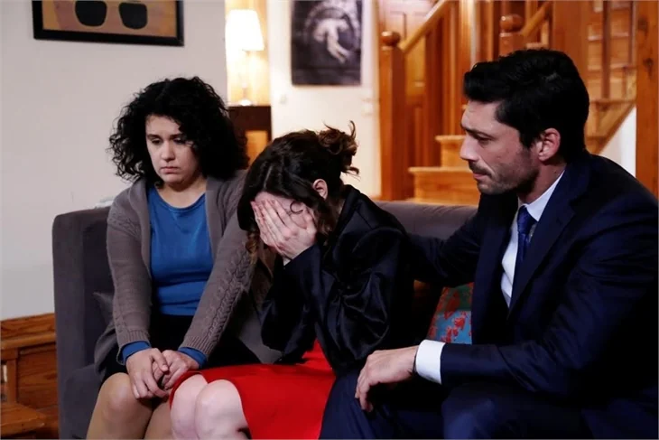 İlişki Durumu: Karışık'ta Ayşegül'ün cevabı ne olacak?