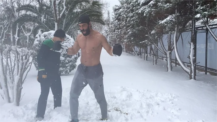 Sarp Levendoğlu karda antreman yaptı!