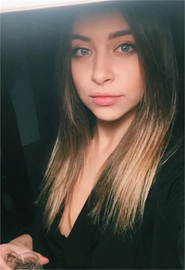 Güneşin Kızları'nın Selin'i Hande Erçel'in ablası kim?