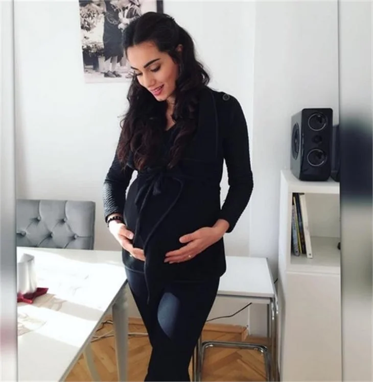 Nur Bozar bebeğinin yüzünü gösterdi