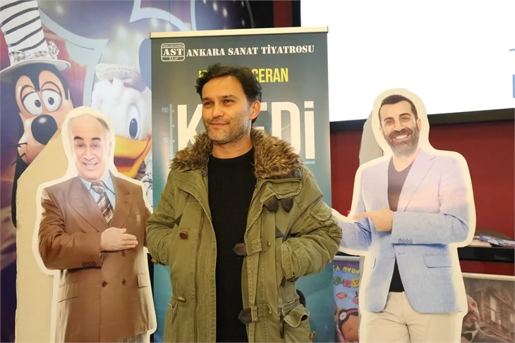 Ünlü isimleri bir araya getiren tiyatro oyunu!