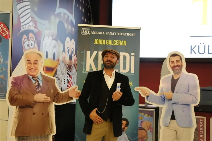Ünlü isimleri bir araya getiren tiyatro oyunu!
