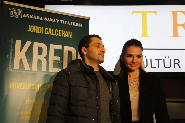Ünlü isimleri bir araya getiren tiyatro oyunu!