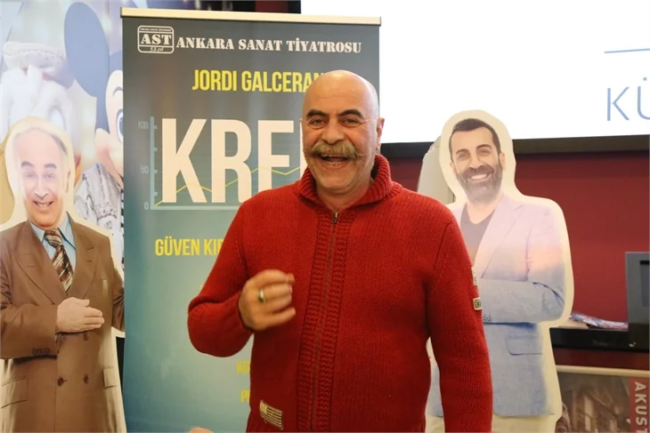 Ünlü isimleri bir araya getiren tiyatro oyunu!