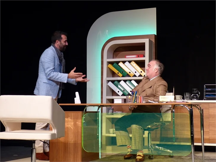 Ünlü isimleri bir araya getiren tiyatro oyunu!