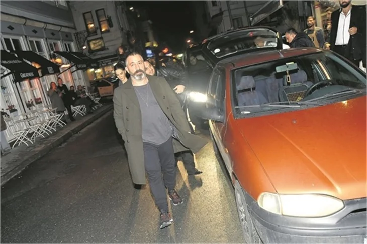 Cem Yılmaz yeni aşkı Dilara Gönder ile yakalandı