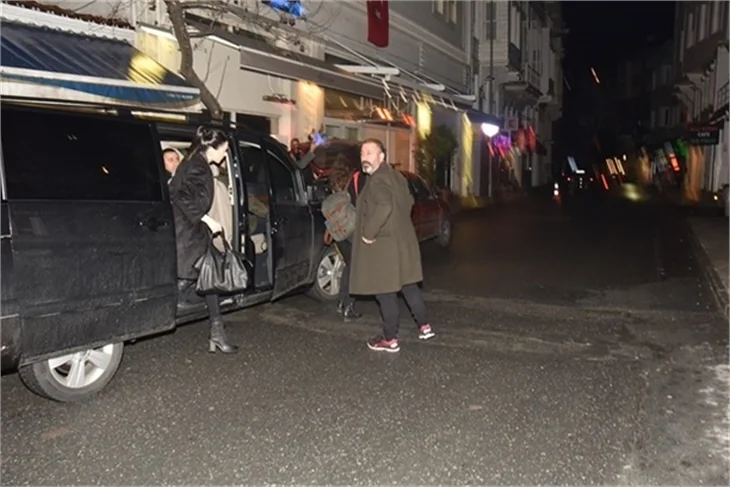 Cem Yılmaz yeni aşkı Dilara Gönder ile yakalandı