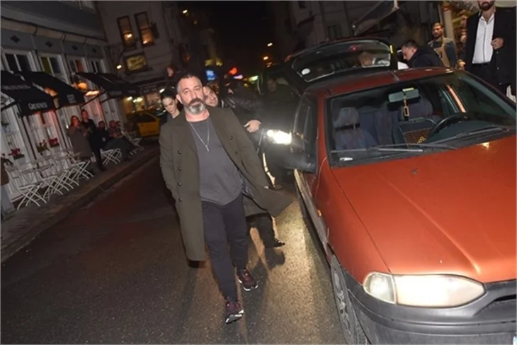 Cem Yılmaz yeni aşkı Dilara Gönder ile yakalandı