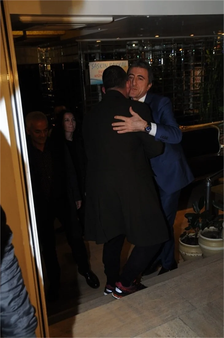 Cem Yılmaz yeni aşkı Dilara Gönder ile yakalandı
