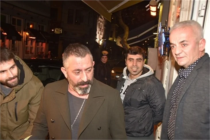Cem Yılmaz yeni aşkı Dilara Gönder ile yakalandı