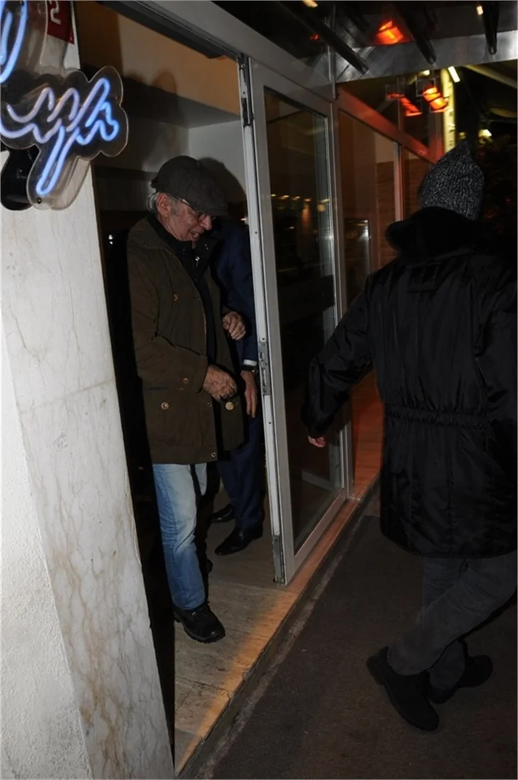 Cem Yılmaz yeni aşkı Dilara Gönder ile yakalandı