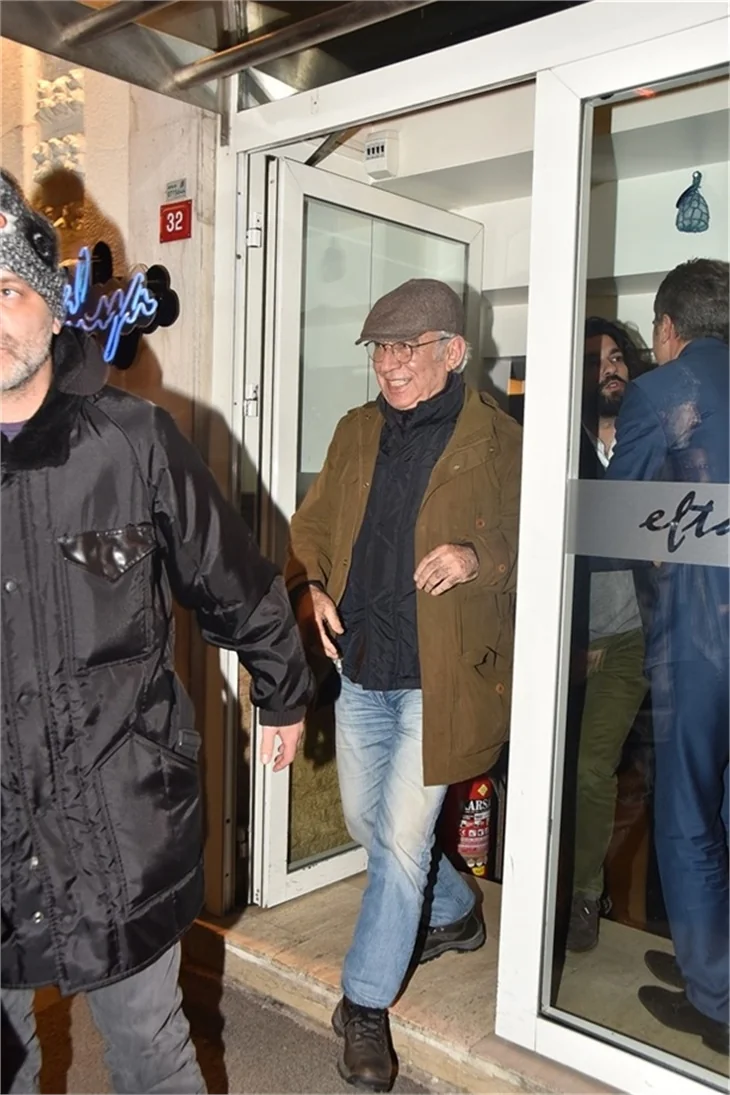 Cem Yılmaz yeni aşkı Dilara Gönder ile yakalandı