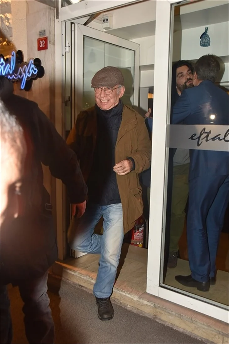 Cem Yılmaz yeni aşkı Dilara Gönder ile yakalandı