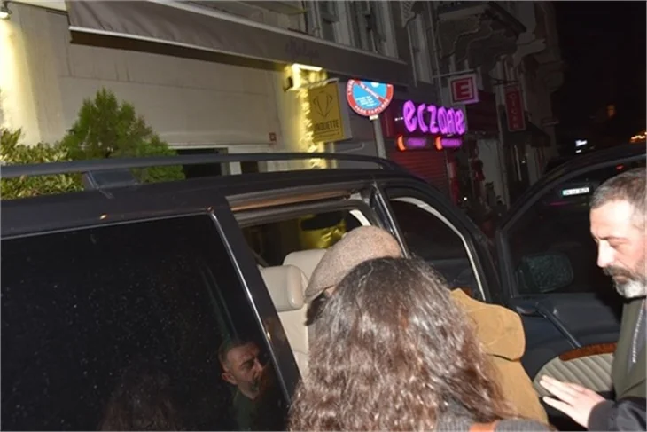 Cem Yılmaz yeni aşkı Dilara Gönder ile yakalandı