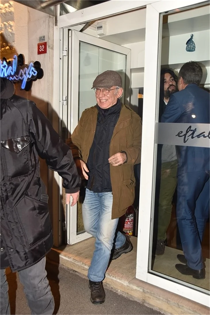 Cem Yılmaz yeni aşkı Dilara Gönder ile yakalandı