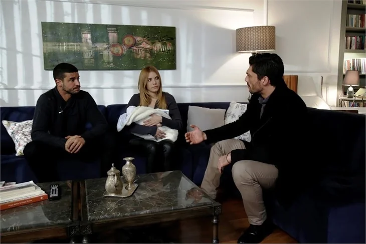 İlişki Durumu Karışık'ta Ayşegül gizli konuşmayı duydu mu?