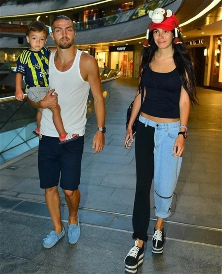 Asena Erkin daha fazla dayanamadı!
