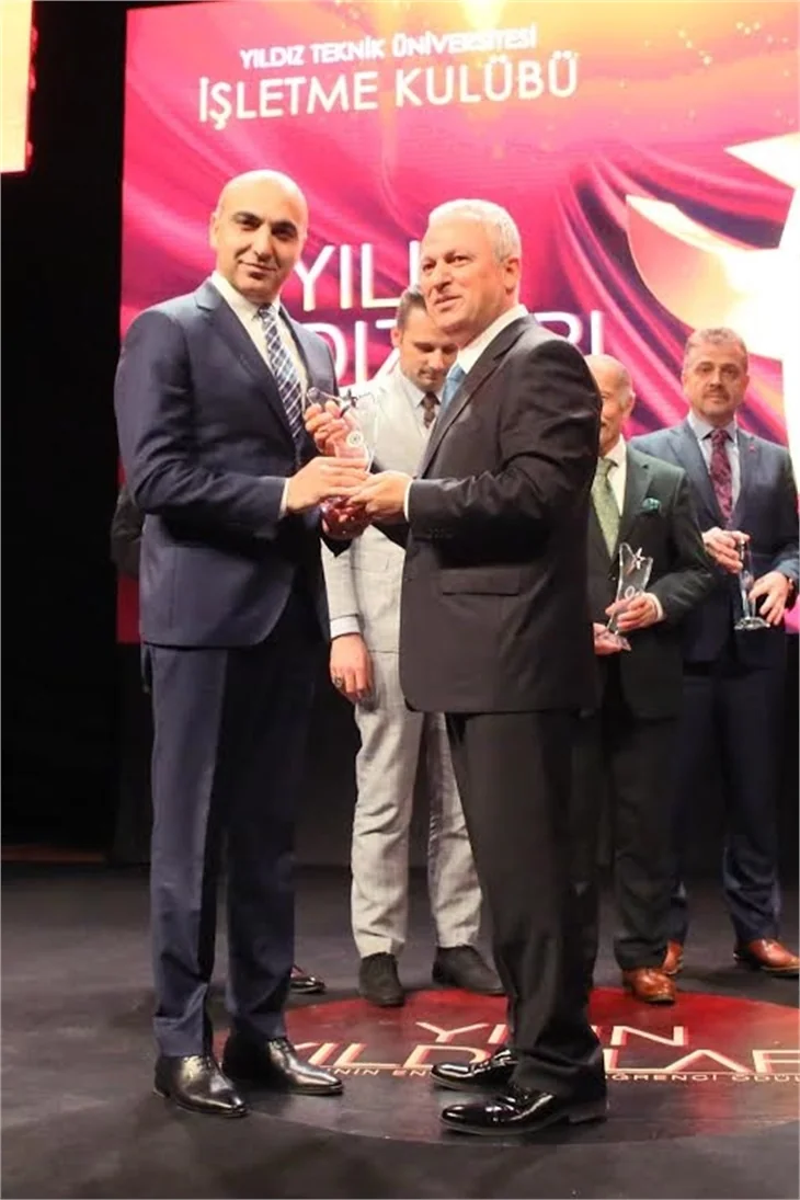 Yılın yıldızları ödüllerini aldı!